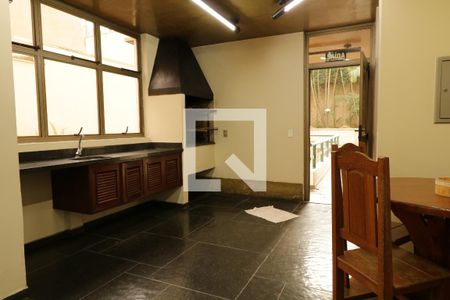 Apartamento à venda com 245m², 4 quartos e 3 vagasÁrea comum - Churrasqueira