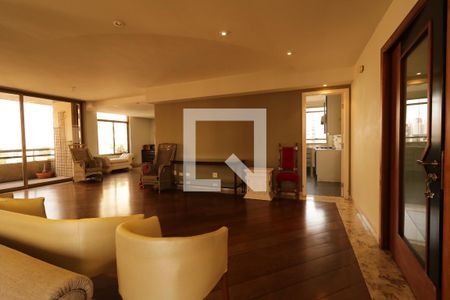 Apartamento à venda com 245m², 4 quartos e 3 vagasSala - Lareira