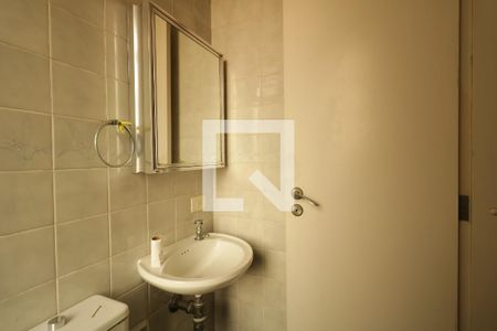 Apartamento à venda com 245m², 4 quartos e 3 vagasBanheiro de Serviço