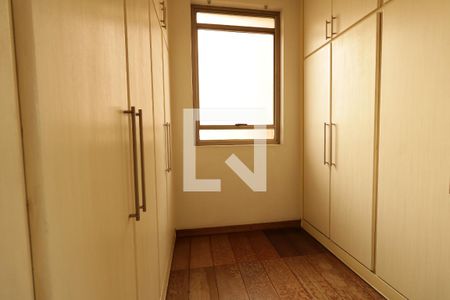 Apartamento à venda com 245m², 4 quartos e 3 vagasCloset da suíte