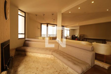 Apartamento à venda com 245m², 4 quartos e 3 vagasSala - Lareira