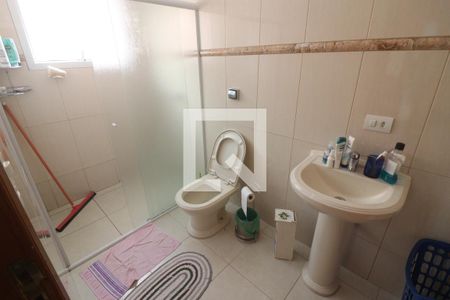 Casa à venda com 705m², 4 quartos e 8 vagasBanheiro  Quarto 4 