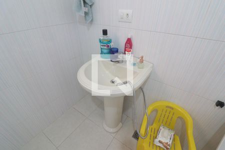 Casa à venda com 705m², 4 quartos e 8 vagasBanheiro 