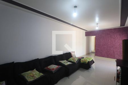 Casa à venda com 705m², 4 quartos e 8 vagasSala de TV