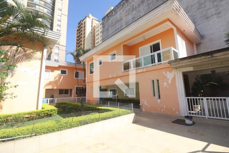 Casa à venda com 705m², 4 quartos e 8 vagasQuintal 
