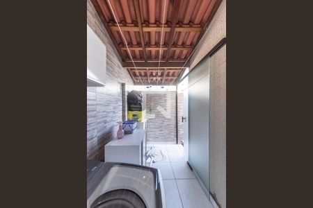 Apartamento à venda com 100m², 2 quartos e 2 vagas Apartamento à venda com 100m², 2 quartos e 2 vagasLavanderia