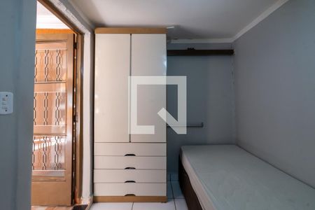 Casa à venda com 172m², 2 quartos e 3 vagas Casa à venda com 172m², 2 quartos e 3 vagasQuarto da edícula