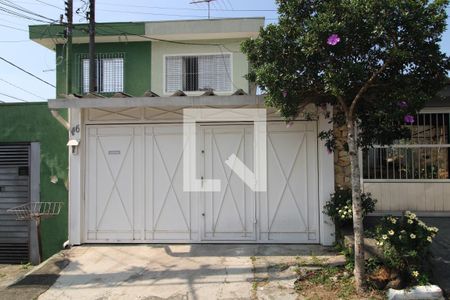 Casa à venda com 120m², 3 quartos e 2 vagasFachada