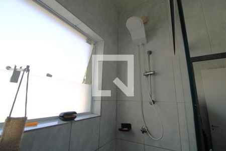 Casa à venda com 120m², 3 quartos e 2 vagasChuveiro banheiro comum