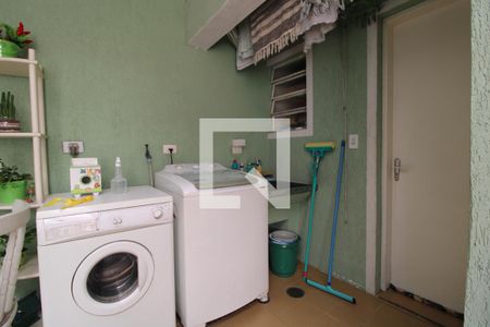 Casa à venda com 120m², 3 quartos e 2 vagasLavanderia