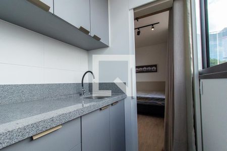 Cozinha - Armários de kitnet/studio para alugar com 1 quarto, 19m² em Água Verde, Curitiba