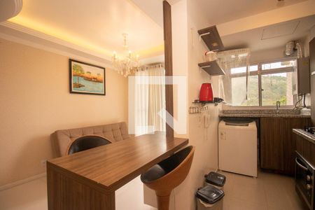 Apartamento à venda com 57m², 2 quartos e 1 vaga Apartamento à venda com 57m², 2 quartos e 1 vagaCozinha e Área de Serviço