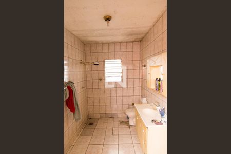 Casa à venda com 210m², 3 quartos e 2 vagasBanheiro 2