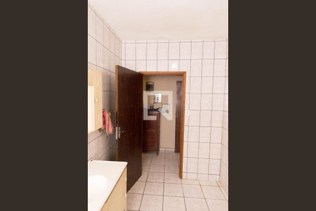 Casa à venda com 210m², 3 quartos e 2 vagasBanheiro 2