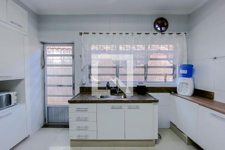 Casa à venda com 150m², 4 quartos e 2 vagasCozinha