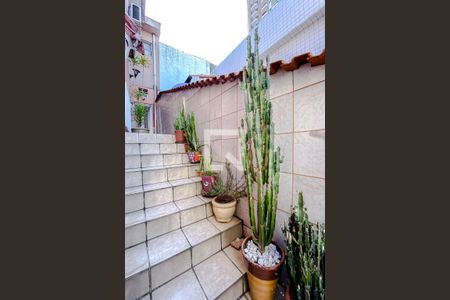 Casa à venda com 150m², 4 quartos e 2 vagasCorredor