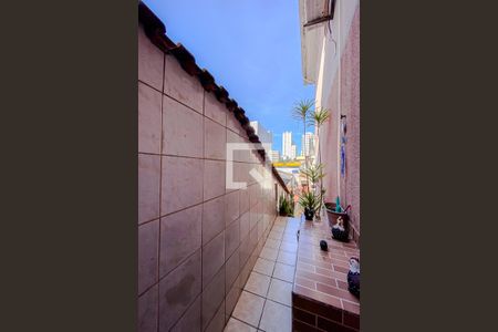 Casa à venda com 150m², 4 quartos e 2 vagasCorredor