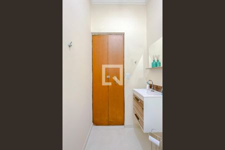 Casa à venda com 150m², 4 quartos e 2 vagasBanheiro