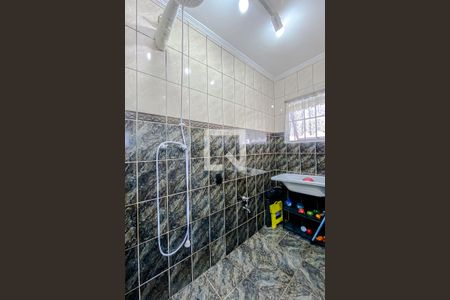 Casa à venda com 150m², 4 quartos e 2 vagasBanheiro (Casa 2)