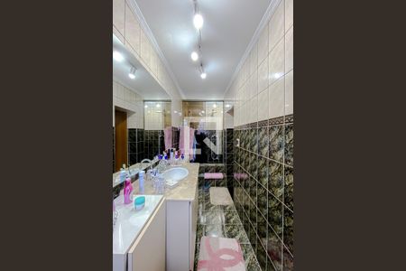 Casa à venda com 150m², 4 quartos e 2 vagasBanheiro (Casa 2)