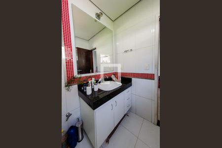 Casa à venda com 200m², 3 quartos e 2 vagasBanheiro suíte