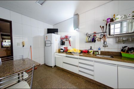 Casa à venda com 200m², 3 quartos e 2 vagasCozinha