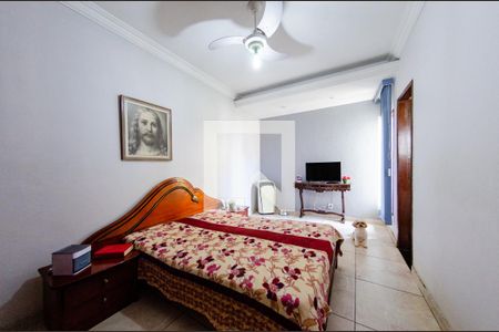 Casa à venda com 200m², 3 quartos e 2 vagasSuíte