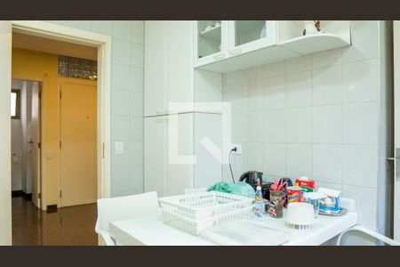 Apartamento à venda com 241m², 5 quartos e 4 vagas Apartamento à venda com 241m², 5 quartos e 4 vagasCozinha