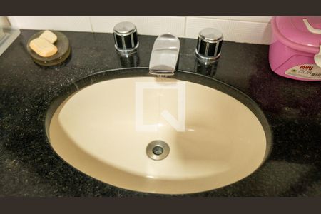 Apartamento à venda com 241m², 5 quartos e 4 vagas Apartamento à venda com 241m², 5 quartos e 4 vagasBanheiro da Suíte 1