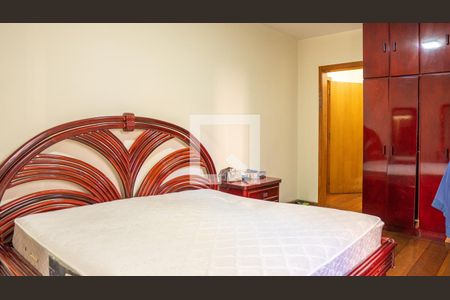 Apartamento à venda com 241m², 5 quartos e 4 vagas Apartamento à venda com 241m², 5 quartos e 4 vagasQuarto 3