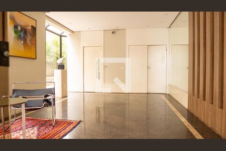 Apartamento à venda com 241m², 5 quartos e 4 vagas Apartamento à venda com 241m², 5 quartos e 4 vagasEntrada