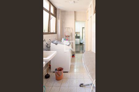 Apartamento à venda com 241m², 5 quartos e 4 vagas Apartamento à venda com 241m², 5 quartos e 4 vagasÁrea de Serviço