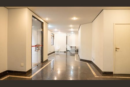 Apartamento à venda com 241m², 5 quartos e 4 vagas Apartamento à venda com 241m², 5 quartos e 4 vagasSalão de Festas