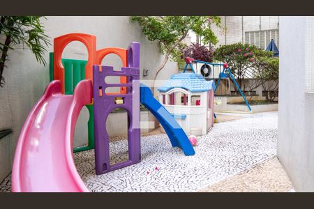 Apartamento à venda com 241m², 5 quartos e 4 vagas Apartamento à venda com 241m², 5 quartos e 4 vagasPlayground