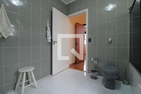 Casa à venda com 300m², 3 quartos e 3 vagasBanheiro da suíte