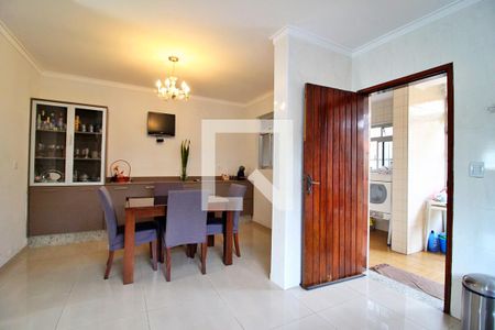 Casa à venda com 255m², 3 quartos e 2 vagasCozinha 