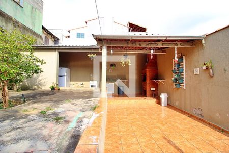 Casa à venda com 255m², 3 quartos e 2 vagasQuintal / Churrasqueira