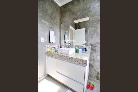 Casa à venda com 255m², 3 quartos e 2 vagasBanheiro da Suíte