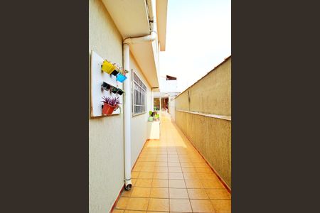 Casa à venda com 255m², 3 quartos e 2 vagasCorredor