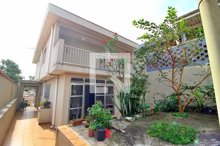 Casa à venda com 255m², 3 quartos e 2 vagasQuintal