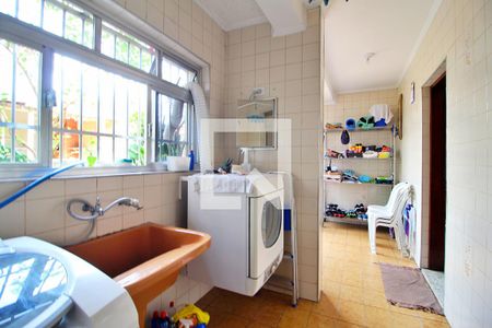 Casa à venda com 255m², 3 quartos e 2 vagasÁrea de Serviço