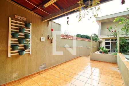 Casa à venda com 255m², 3 quartos e 2 vagasQuintal