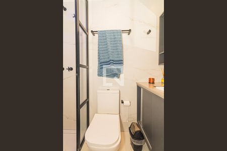 Apartamento à venda com 128m², 3 quartos e 2 vagas Apartamento à venda com 128m², 3 quartos e 2 vagasBanheiro da Suíte 2