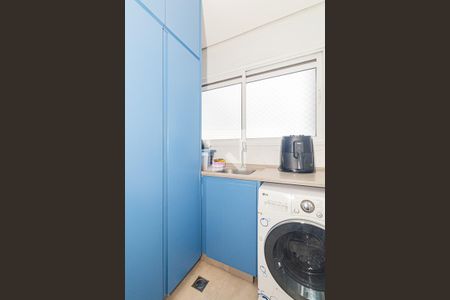 Apartamento à venda com 128m², 3 quartos e 2 vagas Apartamento à venda com 128m², 3 quartos e 2 vagasCozinha e Área de Serviço