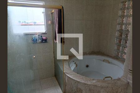 Casa à venda com 250m², 5 quartos e 2 vagasBanheiro da Suíte 1