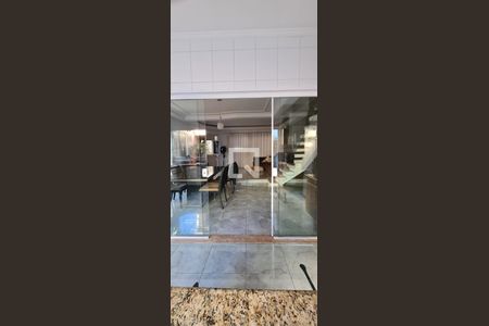 Casa à venda com 250m², 5 quartos e 2 vagasFachada e portaria