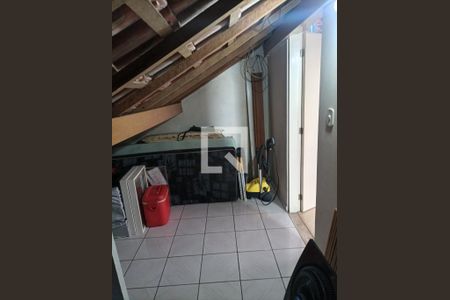 Casa à venda com 250m², 5 quartos e 2 vagassótão