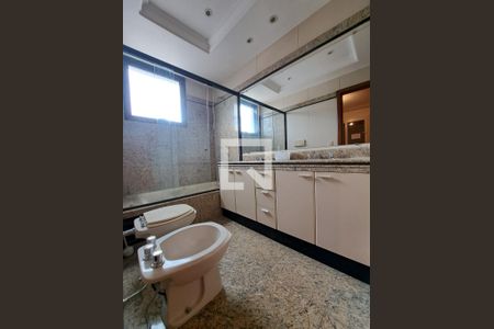 Apartamento à venda com 180m², 4 quartos e 4 vagasBanheiro