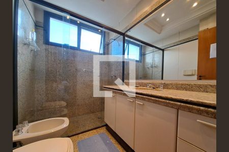 Apartamento à venda com 180m², 4 quartos e 4 vagasBanheiro