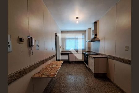 Apartamento à venda com 180m², 4 quartos e 4 vagasCozinha